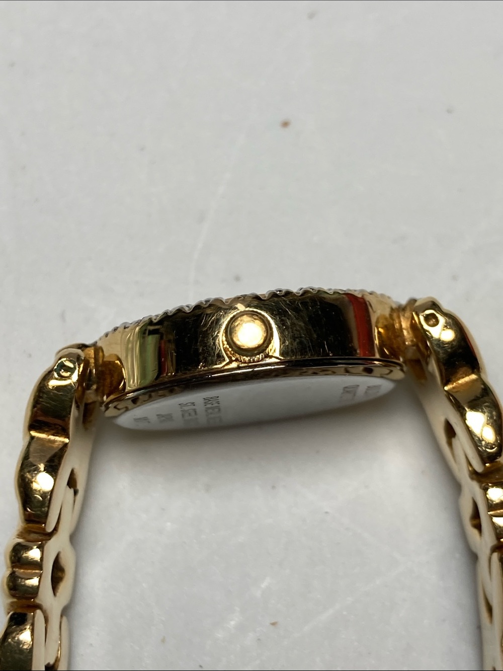 Vintage Bulova Gold Tone Ladies Bracelet Watch with shell dial, new battery - Picture 12 of 17